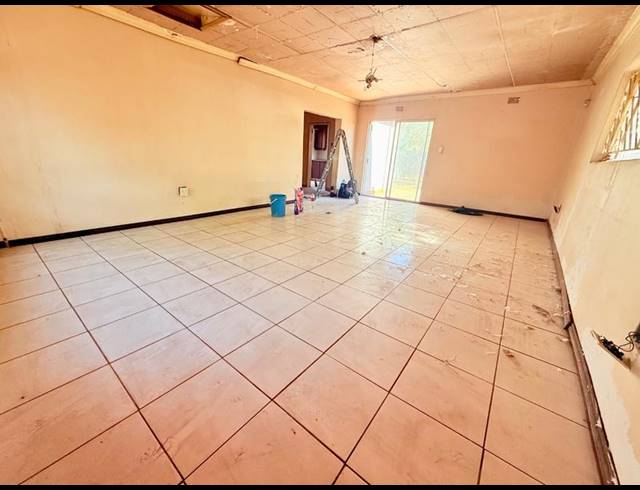4 BEDROOM HOUSE FOR SALE IN VANDERBIJLPARK CW 3